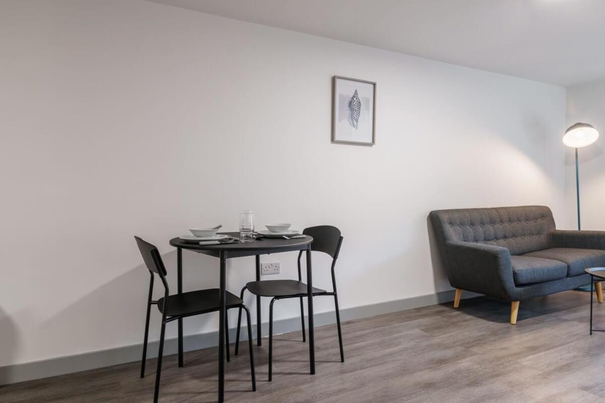Modern 1 Bed Apartment In Liverpool Centre ภายนอก รูปภาพ
