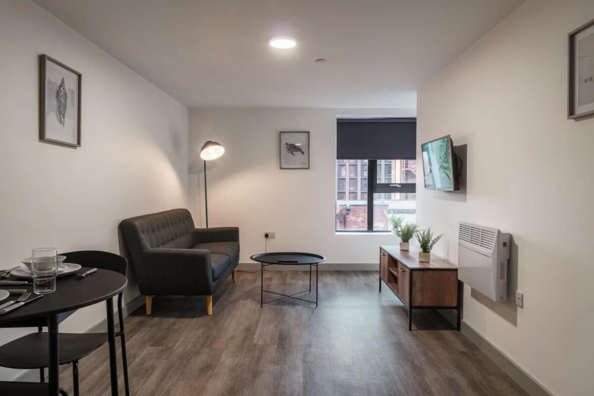 Modern 1 Bed Apartment In Liverpool Centre ภายนอก รูปภาพ